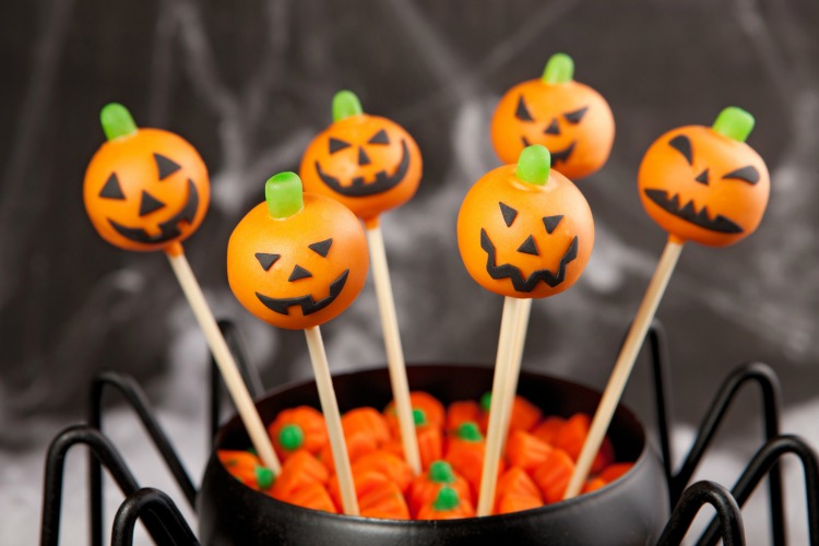 EASY Halloween Cake Pops | Jenn Bare